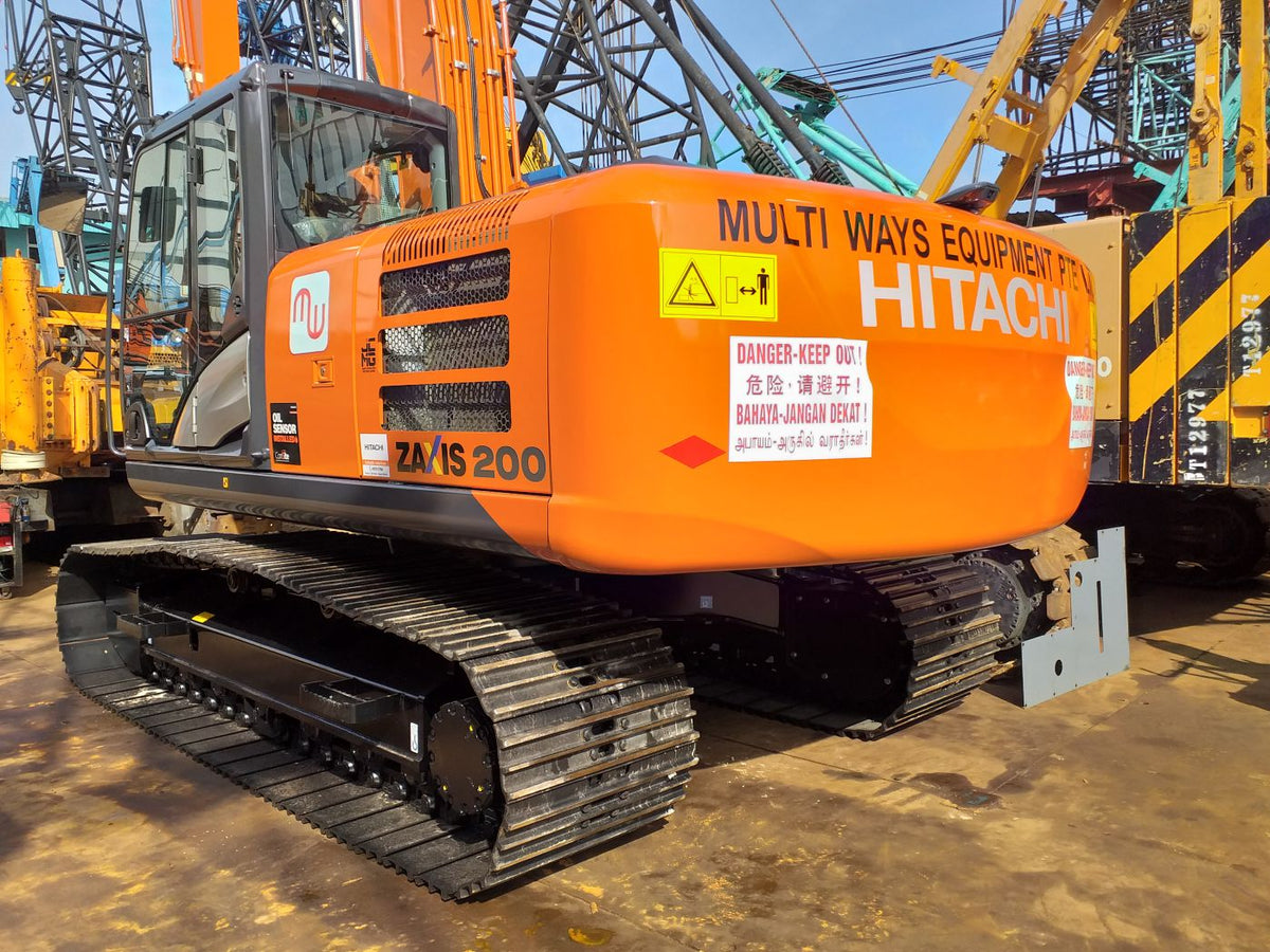 ひろ Hitachi ZX690-6 — Hapo International Barges