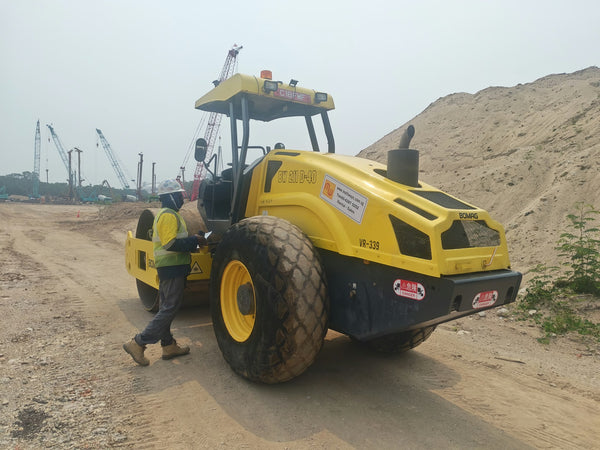 BOMAG VIBRATORY ROLLER BW211D-40 - (VR-339)