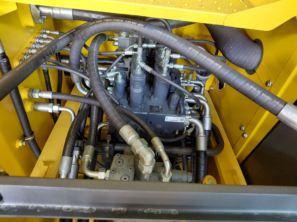 BRAND NEW SHANTUI EXCAVATOR SE215W