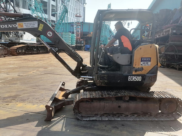Volvo Mini Excavator ECR50D - (ME-197)