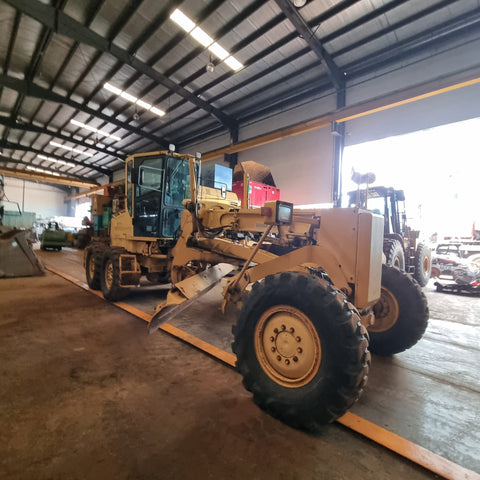 KOMATSU MOTOR GRADER GD505A-3AE - (MG-439)