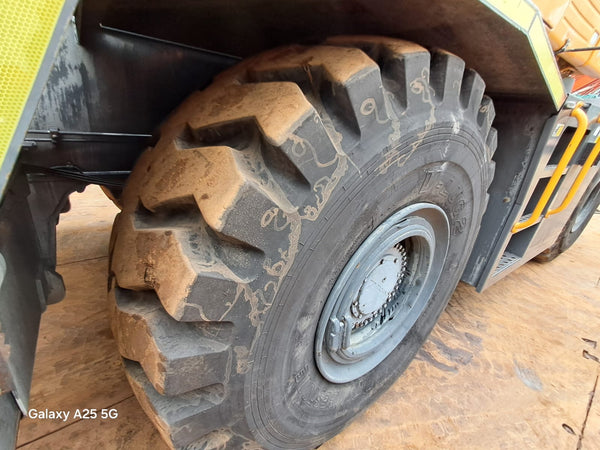 TADANO ROUGH TERRIAN CRANE GE700E - (RTC70-015)