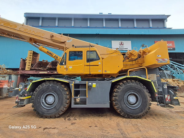 TADANO ROUGH TERRIAN CRANE GE700E - (RTC70-015)