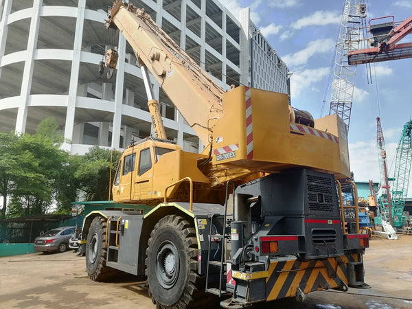TADANO ROUGH TERRIAN CRANE GE700E - (RTC70-015)