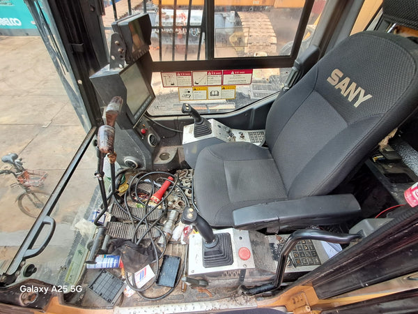 USED SANY CRAWLER CRANE SCC1500A-6 (CCCR-565)