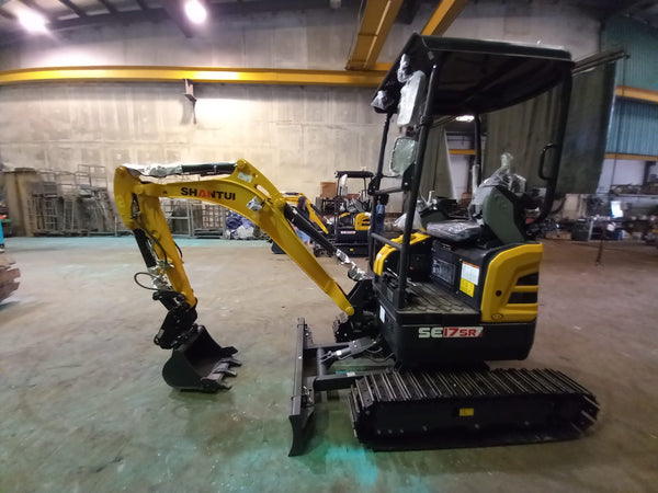 BRAND NEW SHANTUI EXCAVATOR SE17SR (ME-213)