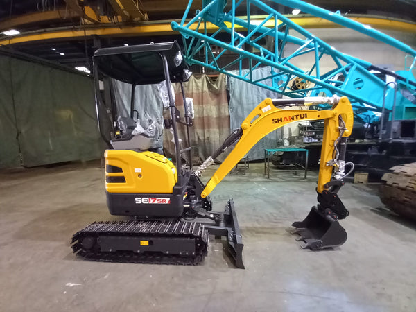 BRAND NEW SHANTUI EXCAVATOR SE17SR (ME-214)