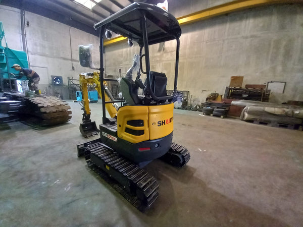 BRAND NEW SHANTUI EXCAVATOR SE17SR (ME-214)