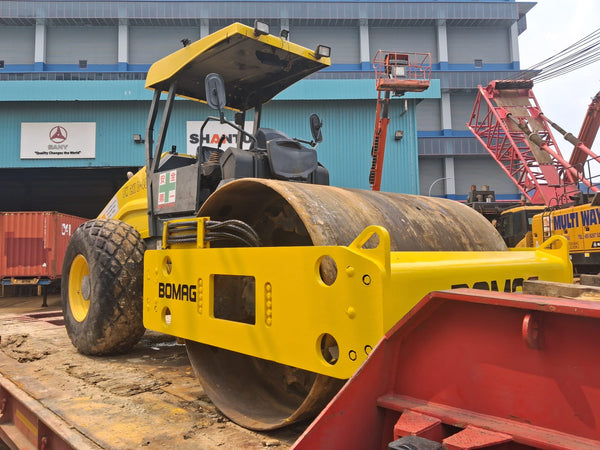 BOMAG VIBRATORY ROLLER BW211D-40 - (VR-339)
