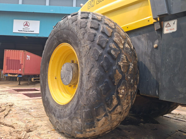 BOMAG VIBRATORY ROLLER BW211D-40 - (VR-339)