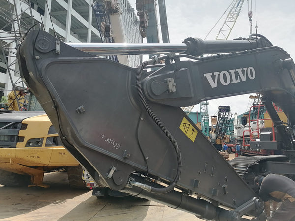 VOLVO EXCAVATOR EC550EL - (EV550-001)