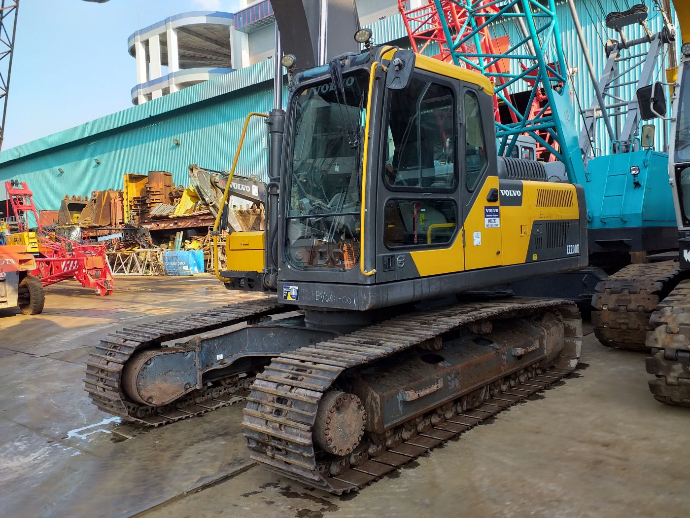 VOLVO EXCAVATOR EC200D - (EV200-001)