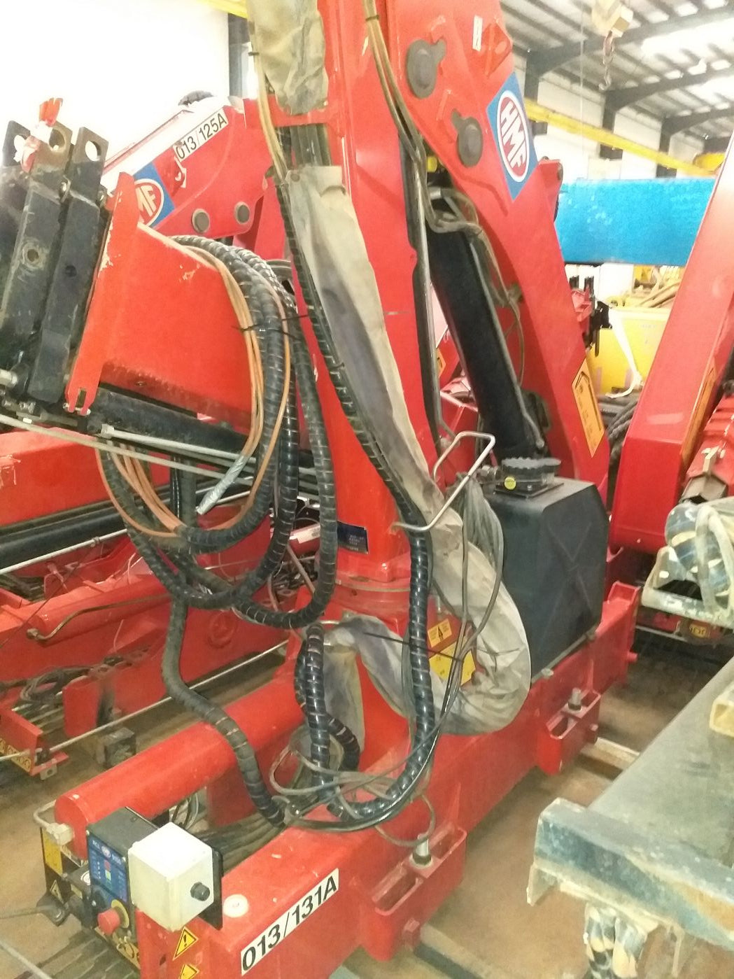 HMF MOUNTED CRANE 910-K2 - (CM-029)