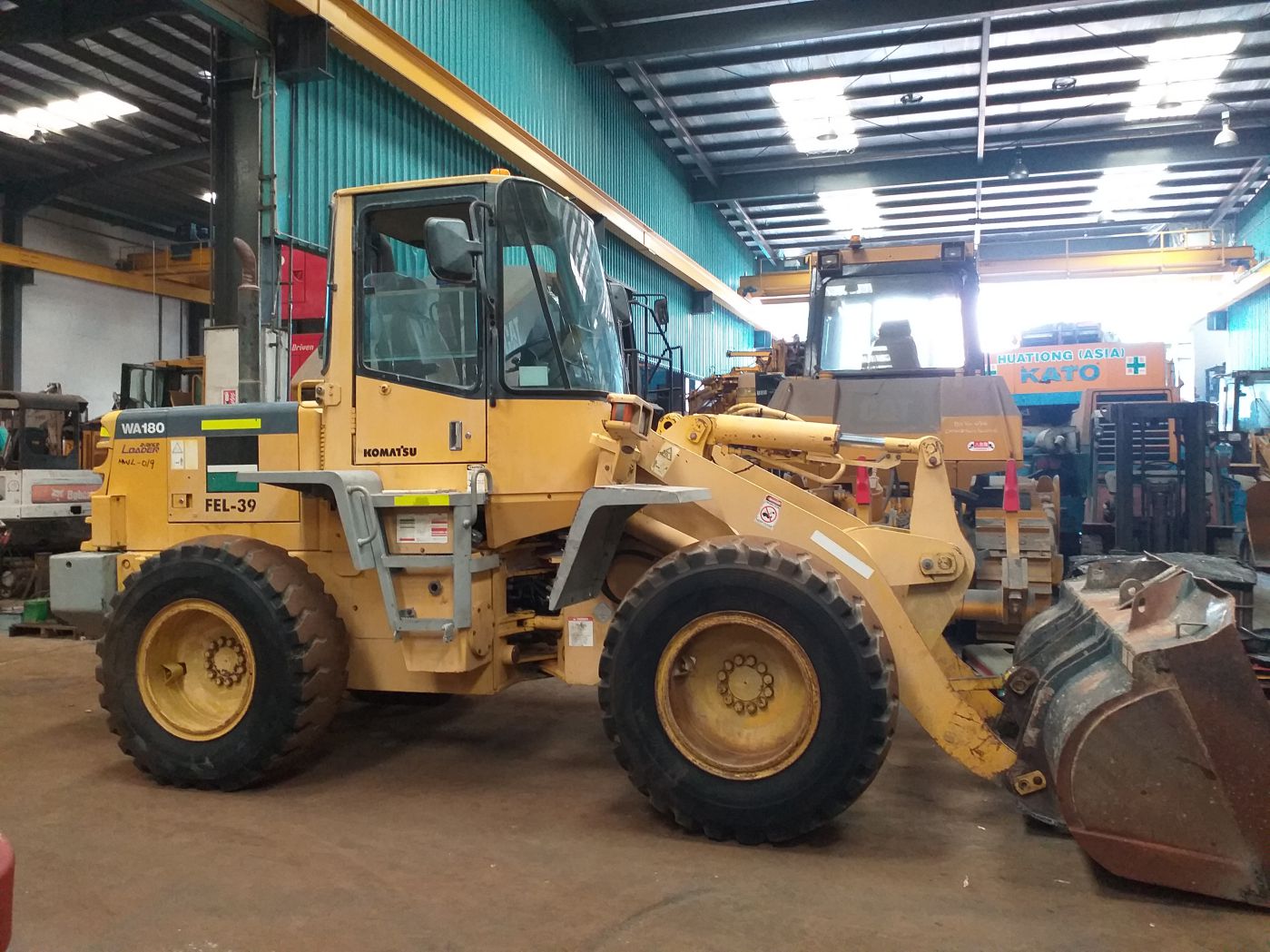 KOMATSU MINI WHEEL LOADER WA180-3A - (MWL-019)