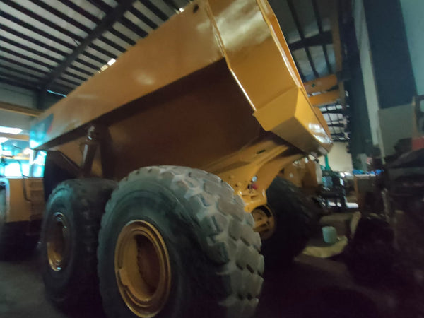 CATERPILLAR DUMP TRUCK 740 - (DT-358)