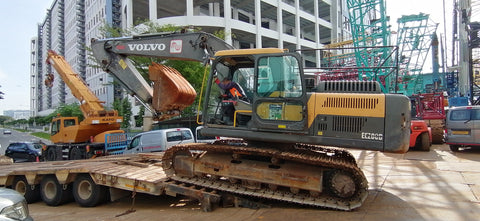 VOLVO EXCAVATOR EC200D - (EV200-004)