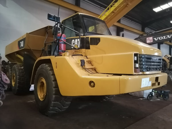 CATERPILLAR DUMP TRUCK 740 - (DT-358)