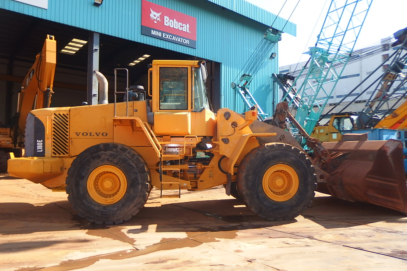 VOLVO WHEEL LOADER L180E - (VWL180-001)