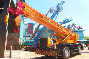 KATO ROUGH TERRAIN CRANE KR-45H-III - (MCKR45-040)