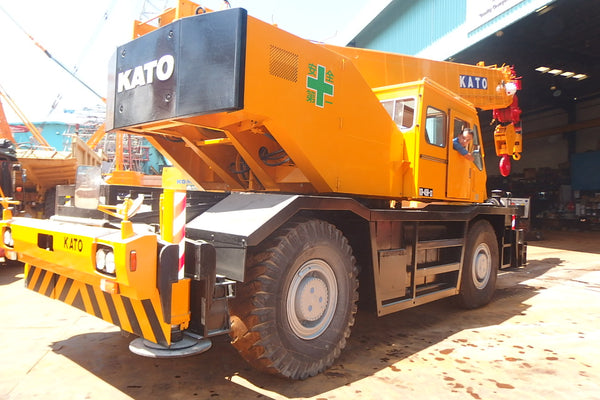 KATO ROUGH TERRAIN CRANE KR-45H-III - (MCKR45-040)