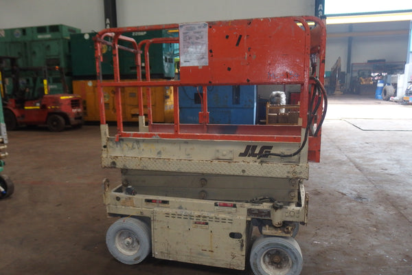 JLG SCISSOR LIFT CM-1432 - (ML-154)