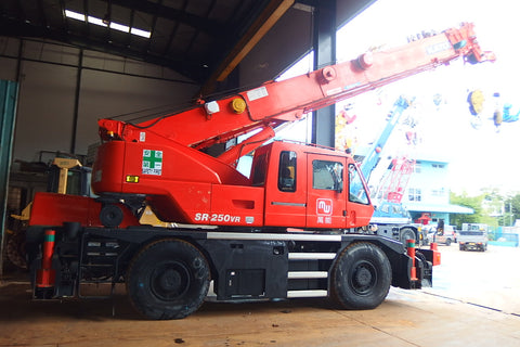 KATO ROUGH TERRAIN CRANE KR-25H-V5 - (MCKR25-343)