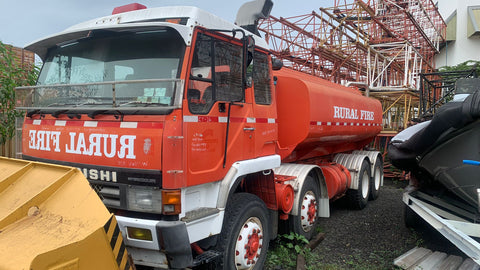 MITSUBISHI WATER TANK TRUCK FS310S - (CT-026)