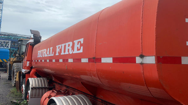 MITSUBISHI WATER TANK TRUCK FS310S - (CT-026)